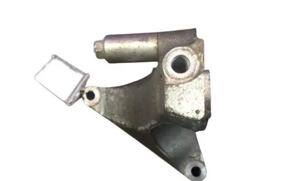 Engine mounting bracket