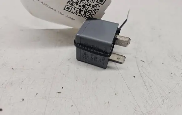 Audi Q7 4L Other relay 4L0880304A