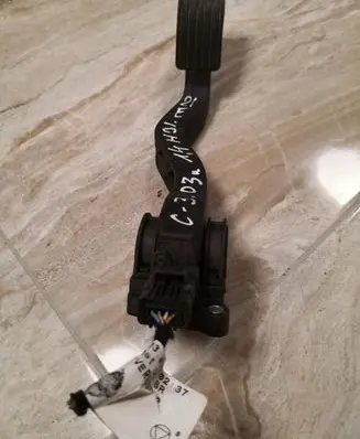 Peugeot 307 Accelerator throttle pedal F00C3E2427