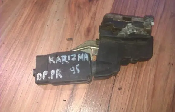 Mitsubishi Carisma Front door lock
