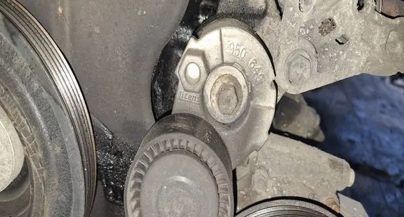 Nissan Tiida C11 Generator/alternator belt tensioner 950649