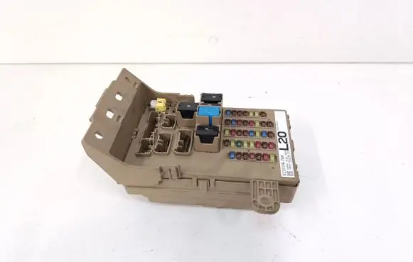 Subaru Outback (BS) Fuse module 82201AL20A