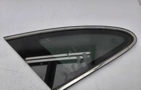 Honda CR-V Rear side window