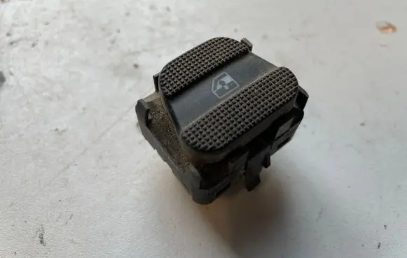 Volkswagen Golf III Electric window control switch 1H0959855C