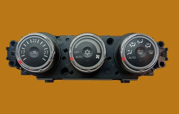 Mitsubishi Lancer VIII Climate control unit 7820A115XC