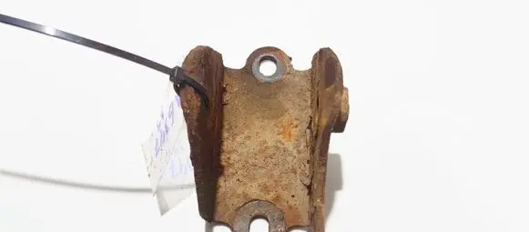 Hyundai Terracan Engine mounting bracket