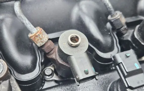 Fuel injector