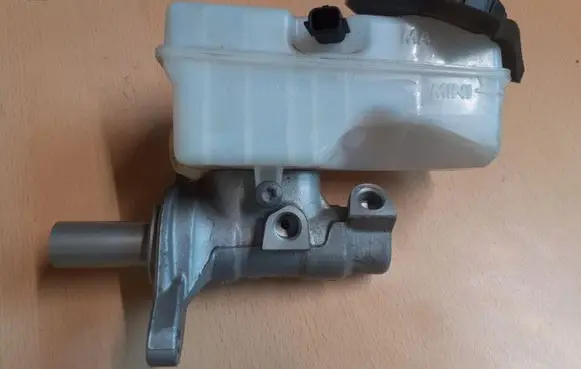 Dacia Dokker Master brake cylinder 1070529S01