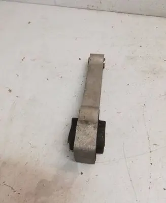 Volvo XC60 Engine mount bracket 30793322