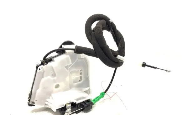 Nissan Qashqai J12 Rear door lock 