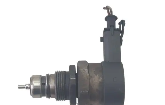 Volvo S60 Fuel pressure regulator 30750409 0281002712 30522295