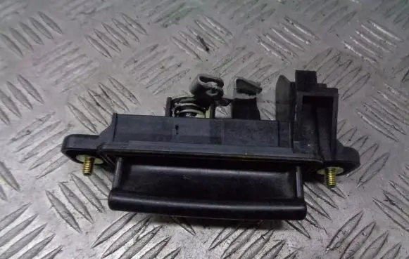 Mazda 3 I Tailgate opening switch 