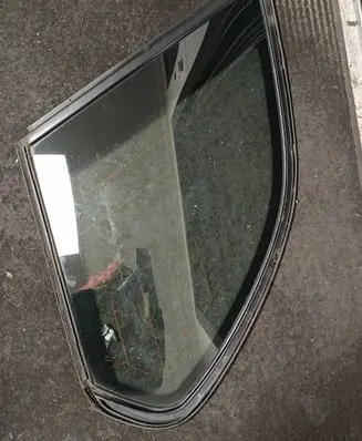 BMW X5 E53 Rear side window 43R00022