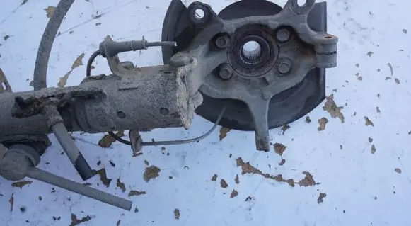 Nissan Juke I F15 Front wheel hub spindle knuckle