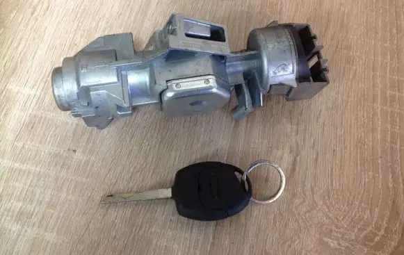 Ford Focus Ignition lock 3M513F880AE