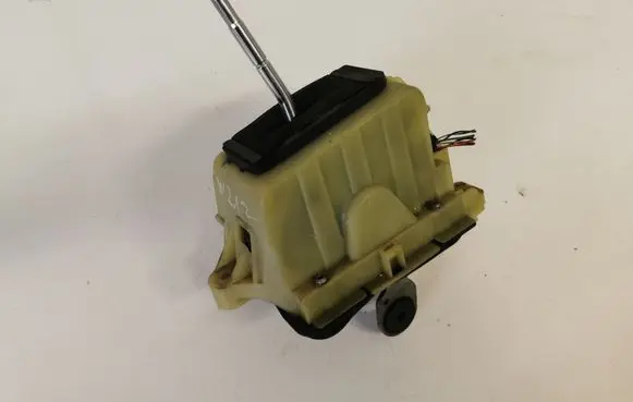 Mercedes-Benz E W212 Gear shifter/selector A2042674724