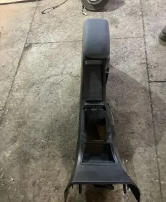 Volvo V40 Center console