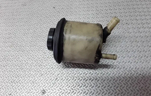 Power steering fluid tank/reservoir