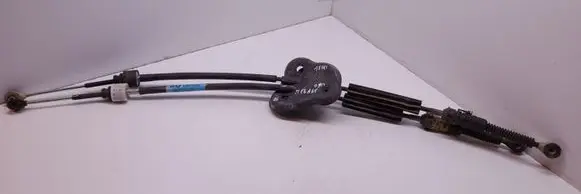 Renault Megane III Gear shift cable linkage 8200779393
