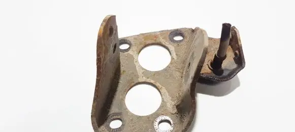 Volkswagen Golf IV Bracket in trunk/boot 000202 040201