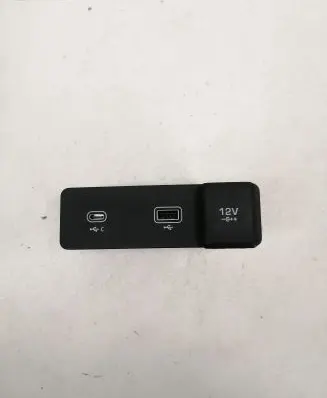 Jaguar I-Pace USB socket connector L8B219E110CC
