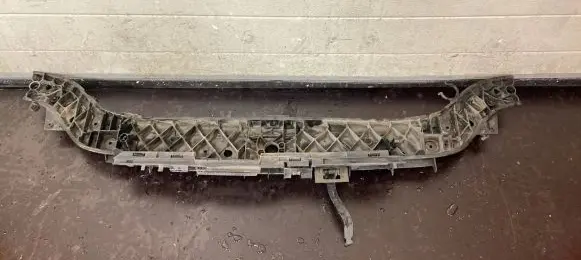Renault Megane II Radiator support slam panel bracket 
