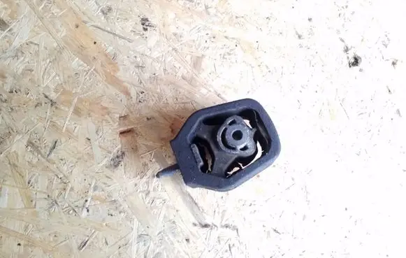 Mercedes-Benz B W245 Engine mount bracket