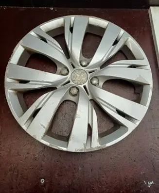 Peugeot 208 I R15 wheel hub/cap/trim 9673846377 9673846677