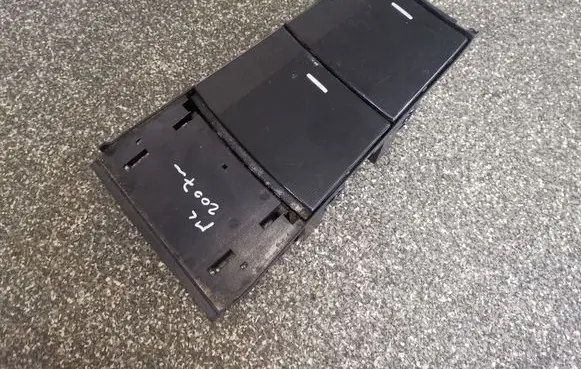 Mercedes-Benz ML W164 Glove box central console A1646800814