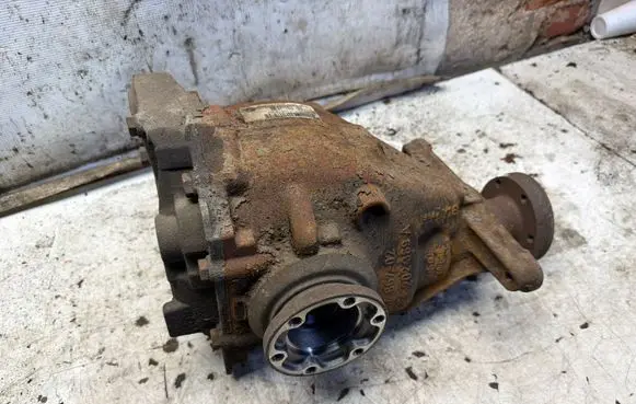 BMW 5 E60 E61 Rear differential 7560587