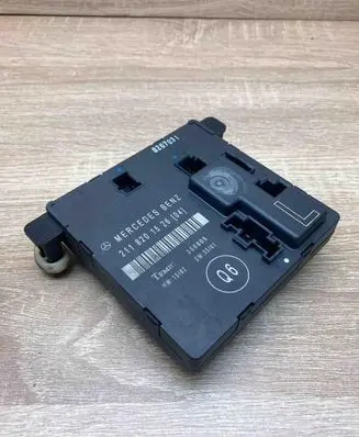 Mercedes-Benz E W211 Door control unit/module 2118201526 356805
