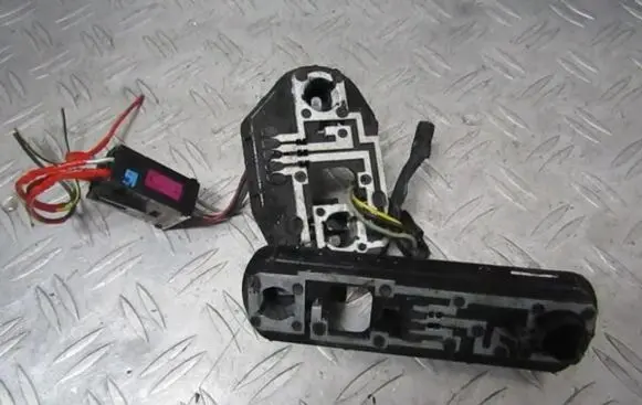 Alfa Romeo 145 - 146 Tail light bulb cover holder 37190751 37181143
