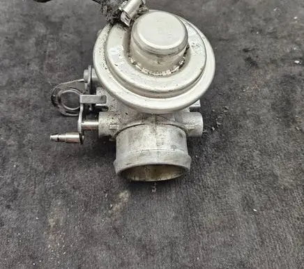 Volkswagen Golf IV EGR valve 038129637B 332705010