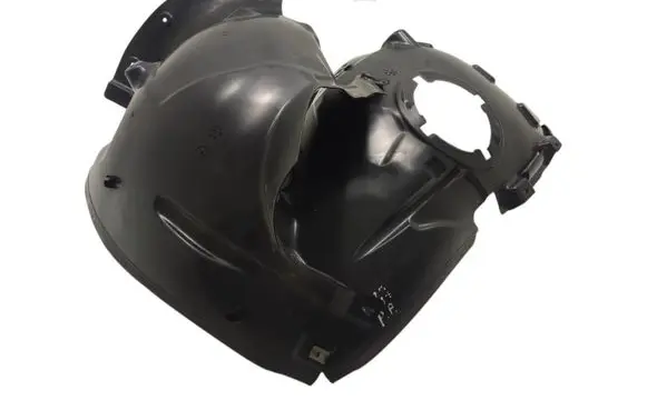 Front wheel arch liner splash guards