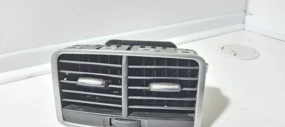 Audi A6 S6 C6 4F Rear air vent grill 4F0819203C
