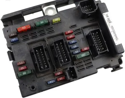 Peugeot 206 Fuse module 9646405380 23061516 BSMB4