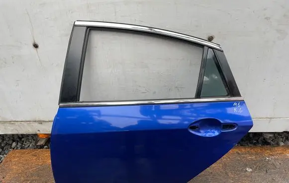 Mazda 6 Rear door