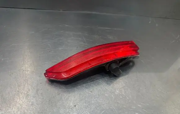 Volkswagen Touareg II Rear fog light 7P6945701F