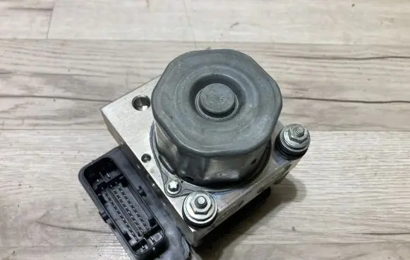 Nissan Micra K14 ABS Pump 476605FPOA