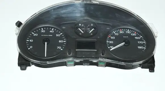 Speedometer (instrument cluster)