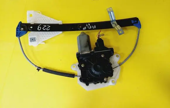Audi A3 S3 8L Rear door window regulator with motor 8L4959802A