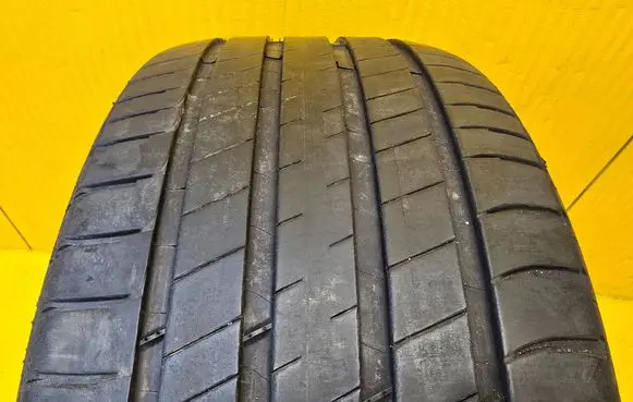 Audi A6 C7 R21 summer tire 
