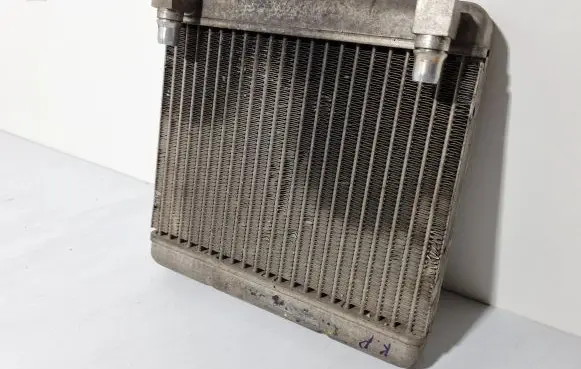 BMW 7 F01 F02 F03 F04 Engine oil radiator 7570103 17217570103 7234908