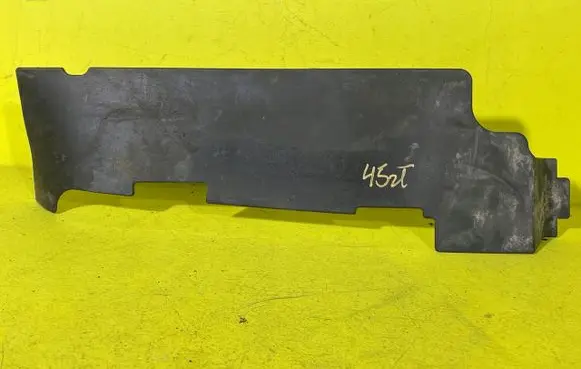 Chrysler 300 - 300C Intercooler air channel guide 04806114AA
