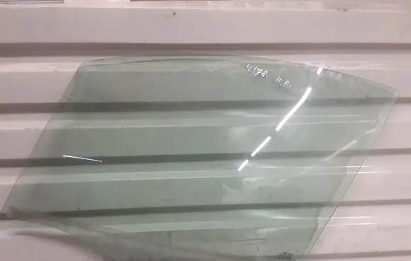 Renault Modus Front door window glass four-door 