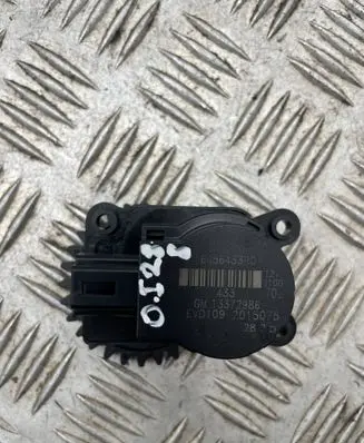Opel Insignia A Air flap motor/actuator 13372986