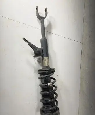 BMW 5 G30 G31 Front shock absorber/damper 6866629