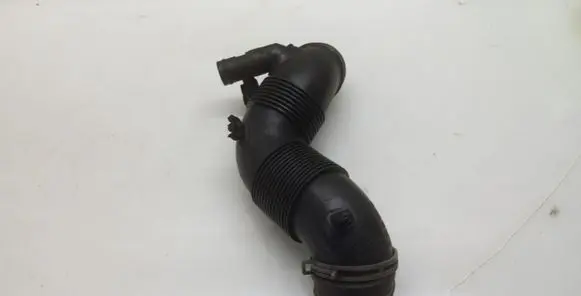 Volkswagen Touran I Air intake hose/pipe 3C0129654