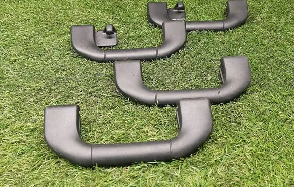 Mercedes-Benz E W212 A set of handles for the ceiling A204100051