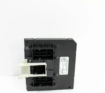 Volkswagen PASSAT B8 Central body control module 5Q0937086AH